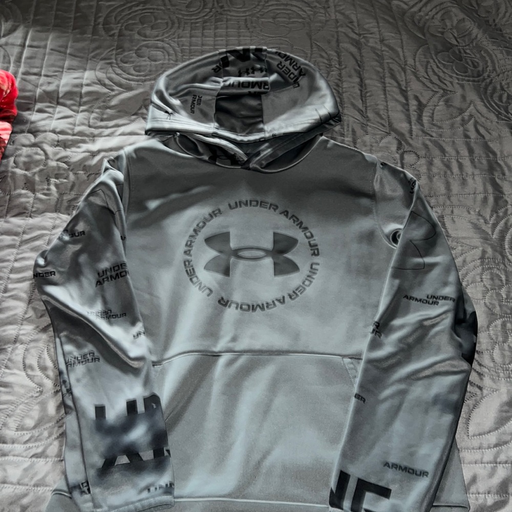 Boys Under Armour Hoodie Large